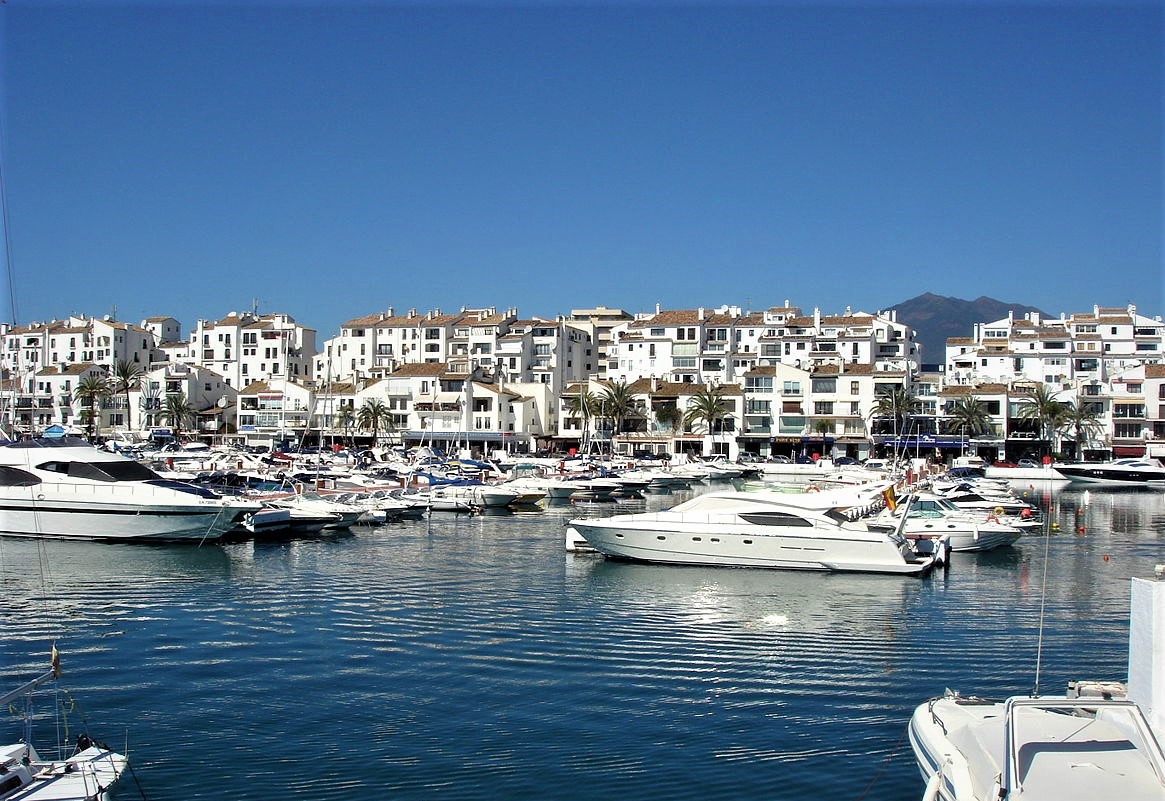 Puerto Banus Marina & El Corte Ingles shopping - The Posh Travel Blog