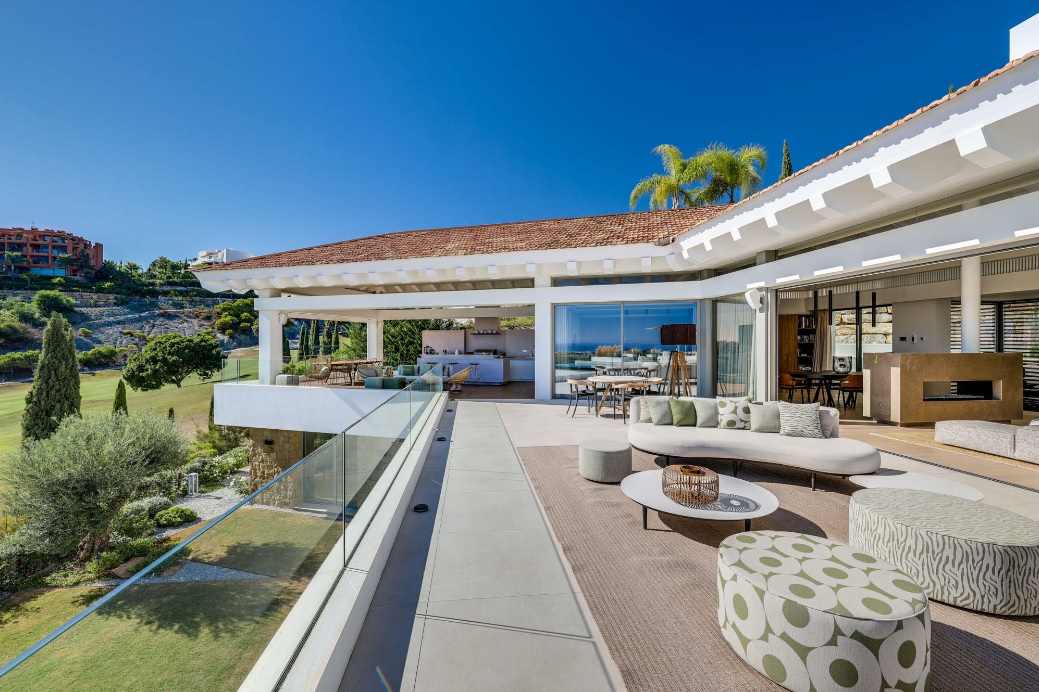 Luxury Villa design by Bemont Marbella and well-known architect of the Marbella Region in the South of Spain. Design, Development & Project Management by Bemont Marbella Properties